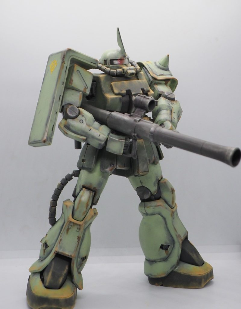 発売直後に買ってから、作って放置してたのでだいぶ劣化してます(zaku-kao4)