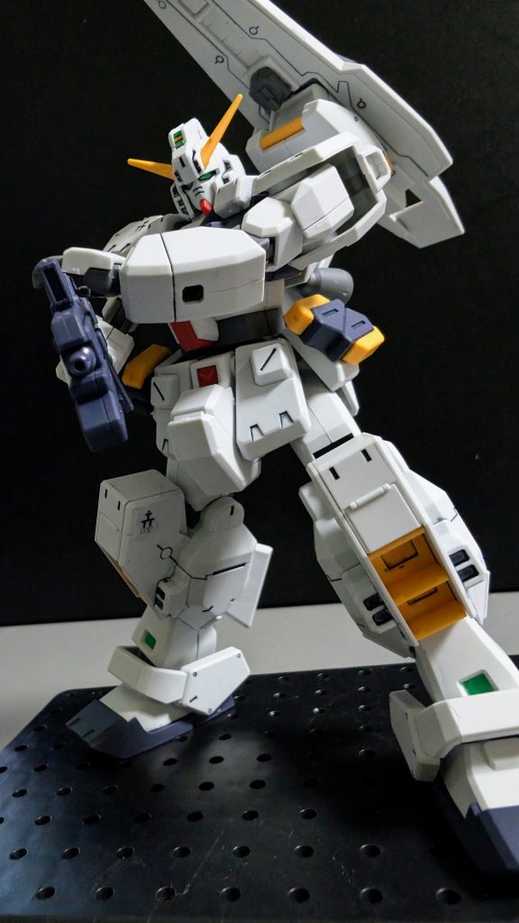 そんな感じで第二弾ヘイズル改でした。流石に2日連続は疲れましたね…。少し休憩するか…次は簡単なガンプラにしようかなと思ってます。EGとかも気になっているので。最後まで見て頂きありがとうございましたm(_ _)m