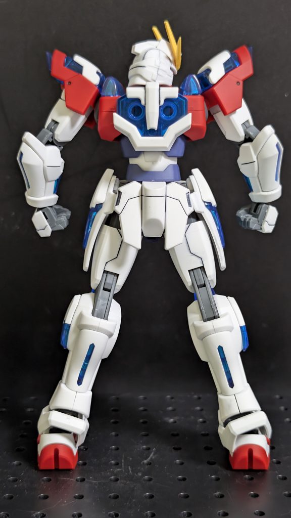 そんな感じでガンプラ作り第3弾でした。クリアパーツのツヤ消し避けたのが効果あったのかはちょっと分からない。でも無駄ではなかったと思う。スミ入れは…頑張ります。最後まで見て頂きありがとうございましたm(_ _)m「天」