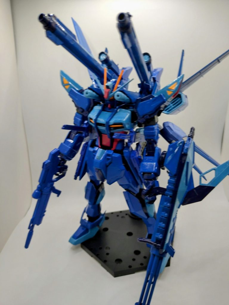 特にコンセプトはありませんでしたが、ブルーメインに鮮やかにした感じです。