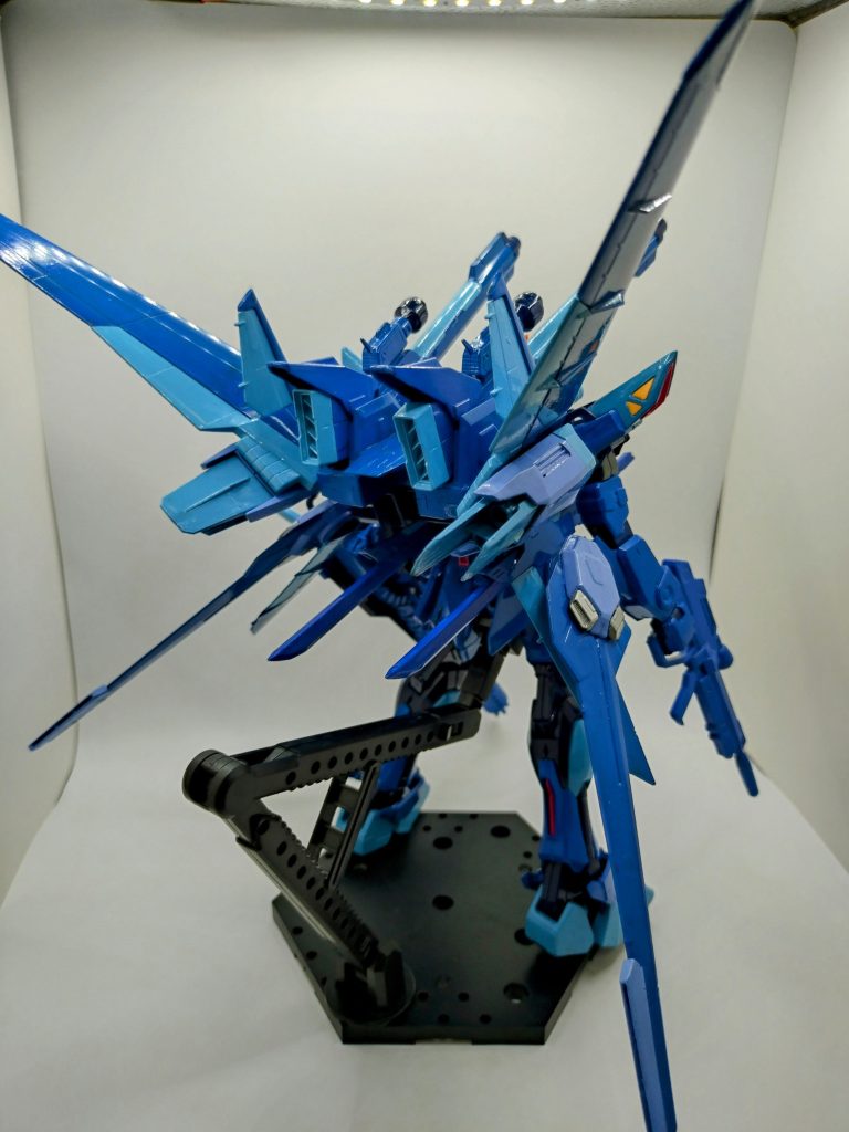 下のウイングにフォースシルエットの一部を追加？して、さらにカッコ良くなりましたかな〜（笑）