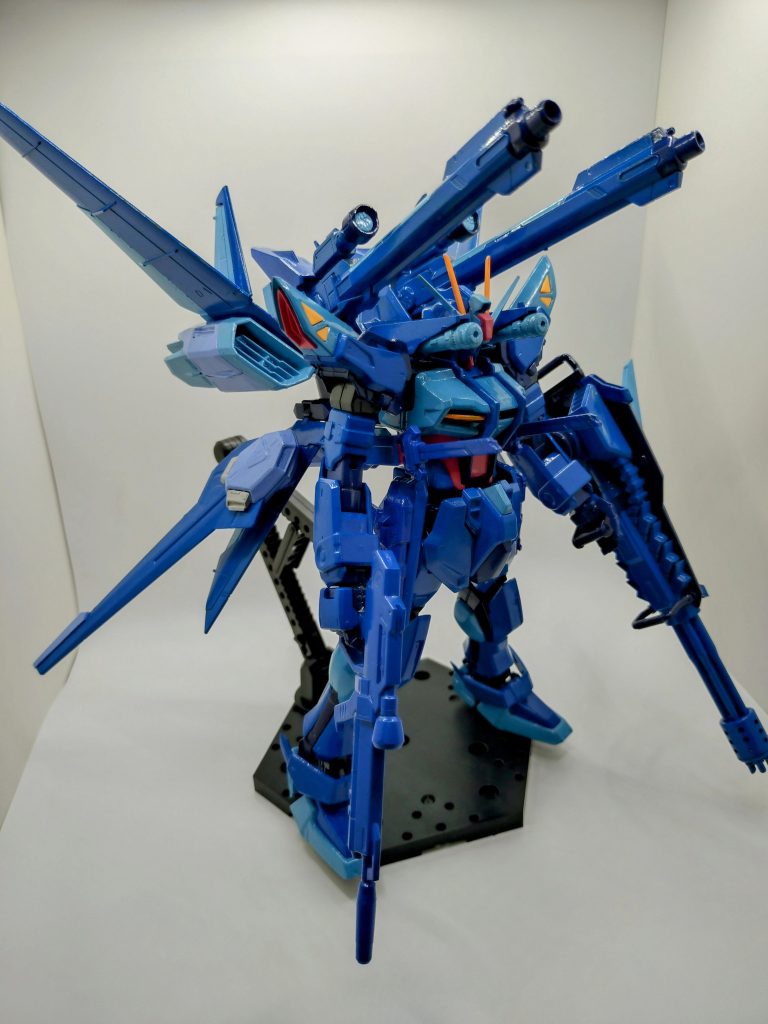 I.W.S.P装備の下のウイングに、フォースシルエットの装備の一部を追加してます。