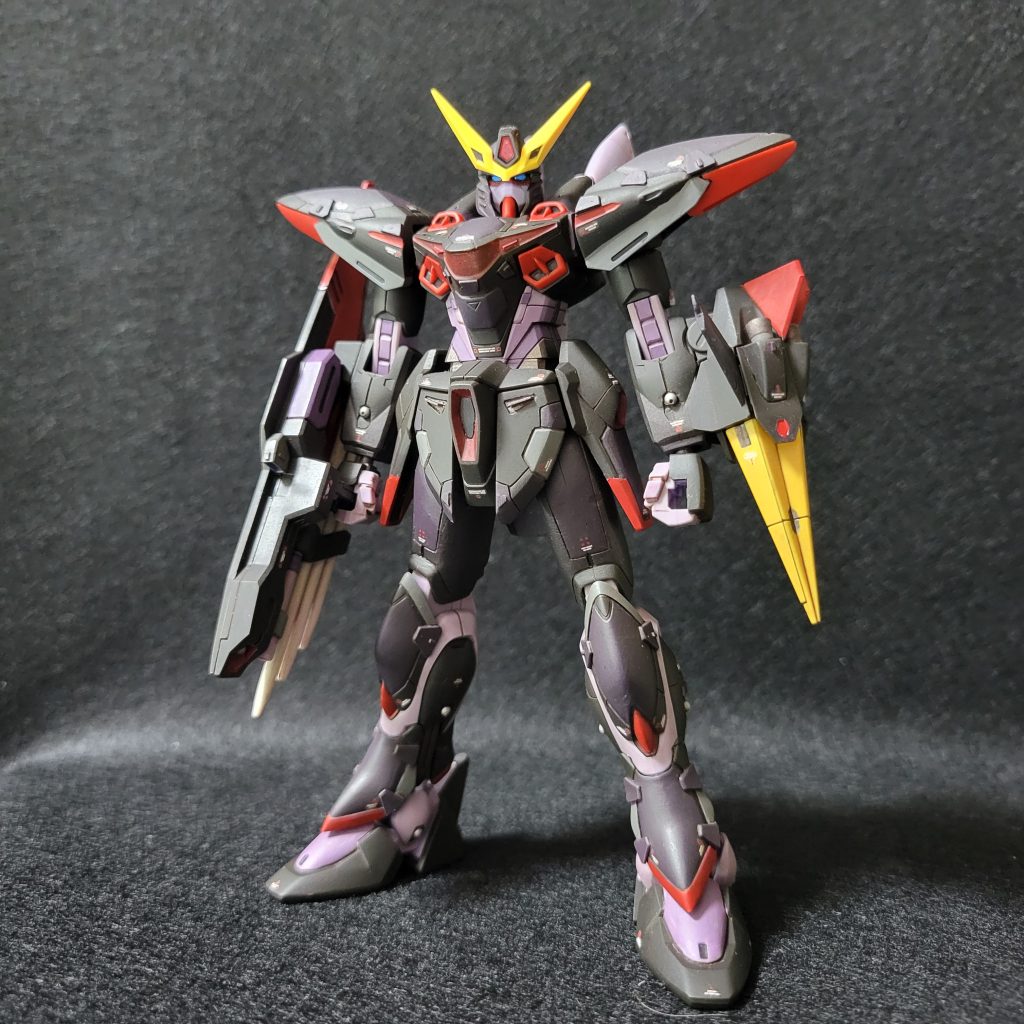 全身にスジ彫り、プラ板貼り付け、部分塗装、あと全長伸ばしています。お腹下2mm、太もも5mm延長したら、とてもスタイル良くなりました!カッコよ!