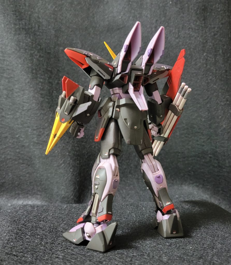 ブリッツガンダム製作期間は9ヶ月ほどかかりました…。途中イージス、フォビドゥンのほうを先に作ってしまったためです。