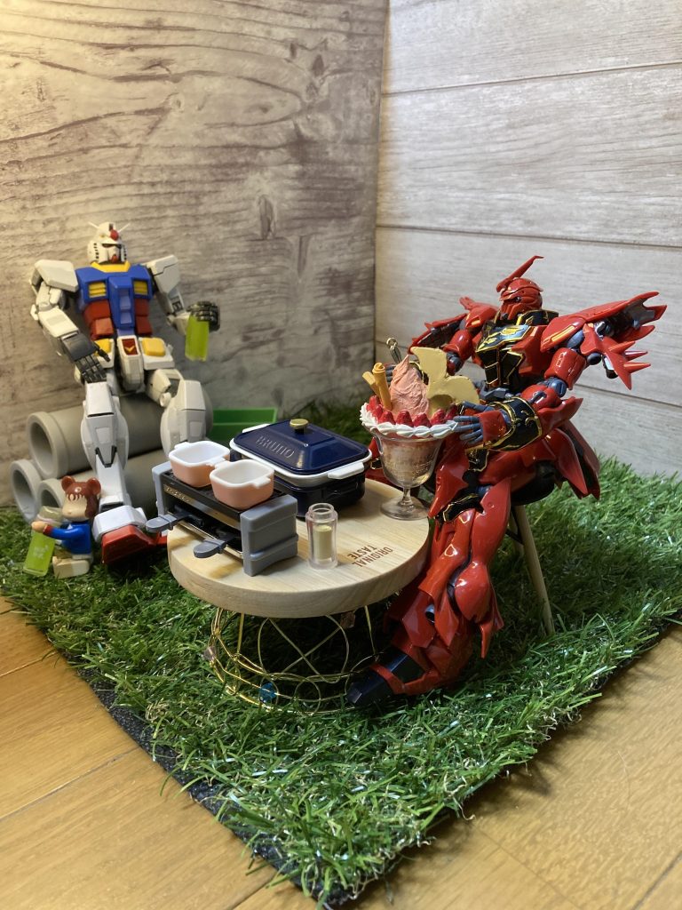 ガンダムの日常その6まったりピクニック編–2枚目/制作者：タンパク太郎
