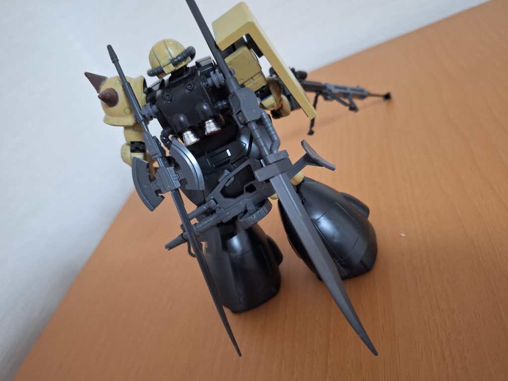 なのに、ワンオフ設定ロングライフルがもう1丁あったので、スパイクとシールドをつけてしまったのに、狙撃仕様にしてしまいました。