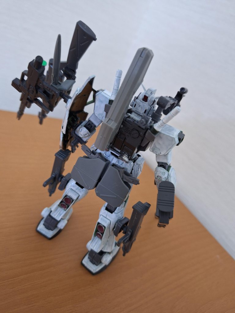 結局、ビームガンは、ホルスターを使用するのに変更しました。