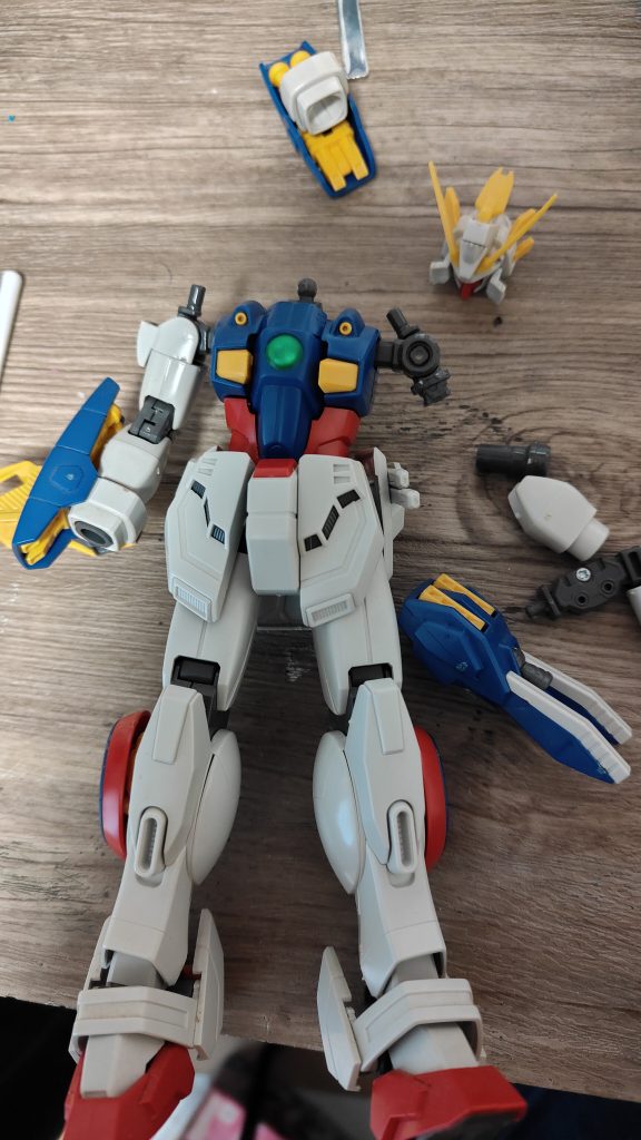 最初はこんな感じでした。結構ゲート跡が目立ってます