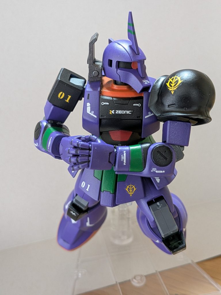 旧ザクと言えばのショルダータックル🤣