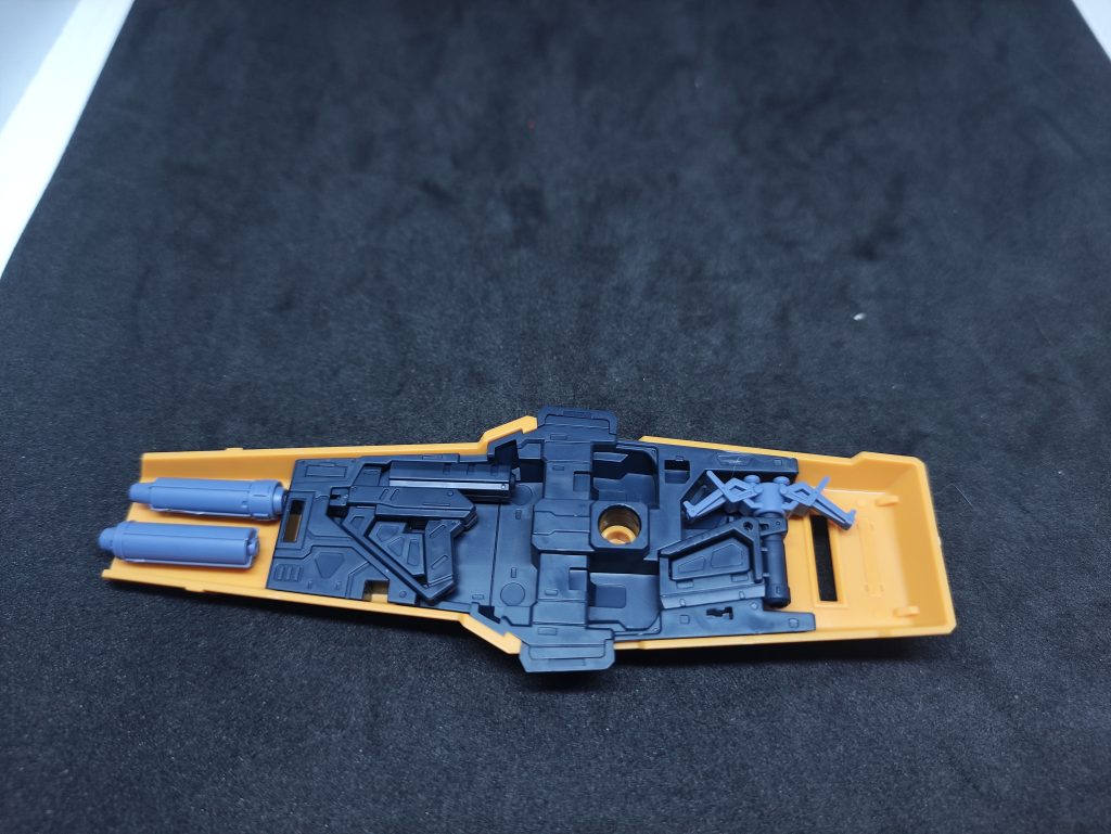 シールド裏のマウントギミックが最高にかっこいい!