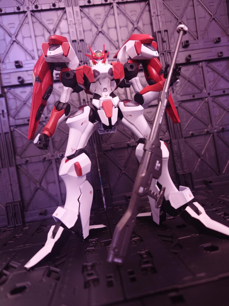 ファラクトは、アニメでめちゃくちゃカッコいいと思って探していたんですが、先日イオンの再販ラスイチをゲットしました✨好きな機体だけに成形色仕上げと迷ったんですが、思い切って推しを自分の専用機として仕上げました(笑)