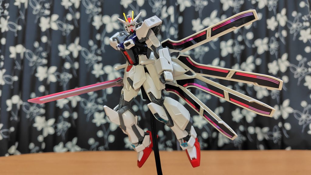 シュバルゼッテ専用兵装ガーディアンも装備可能。