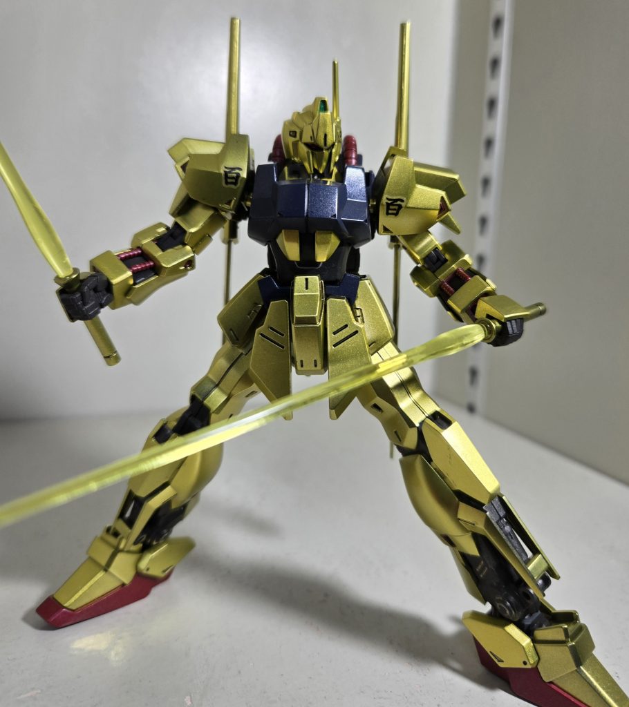 モールドの掘り起こしなどもせず、スミイレは大まかな部分のみ。 下地に黒を使用してるので、段落ち部などは光の加減で十分際立ちしてくれてます。