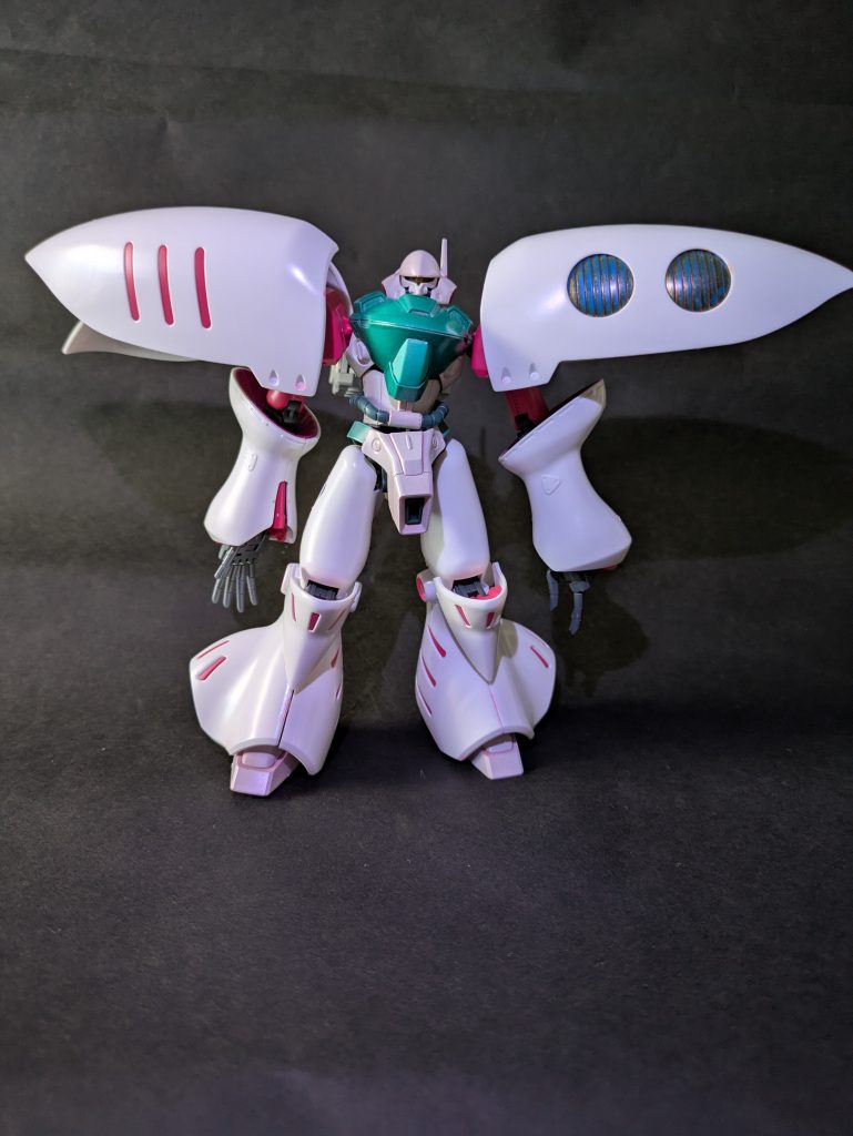 足部をガーベラ・テトラのものに丸々変更しました。ガーベラ部分は塗装しています。