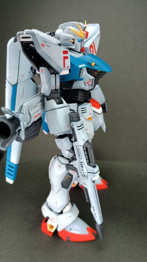 グレーの部分はメカサフです。