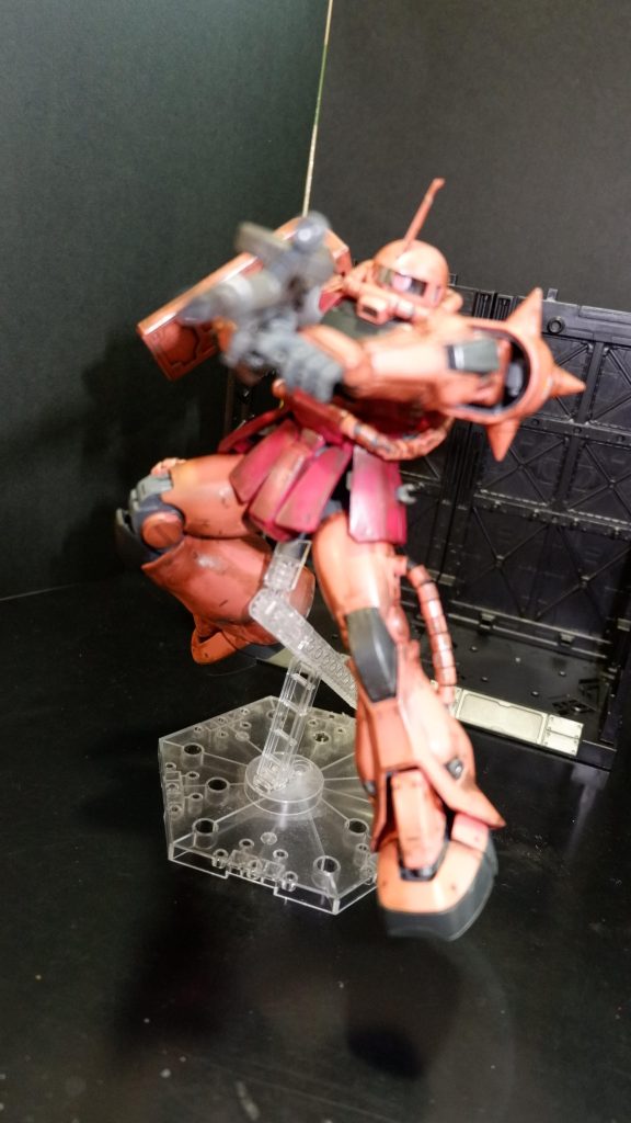 ビンゴ大会でどうやら私のためにこのザクを準備してくれていたようなのです。そのため、ビンゴに関係なくこれを頂戴することに相成りました。(gundam-kao9)