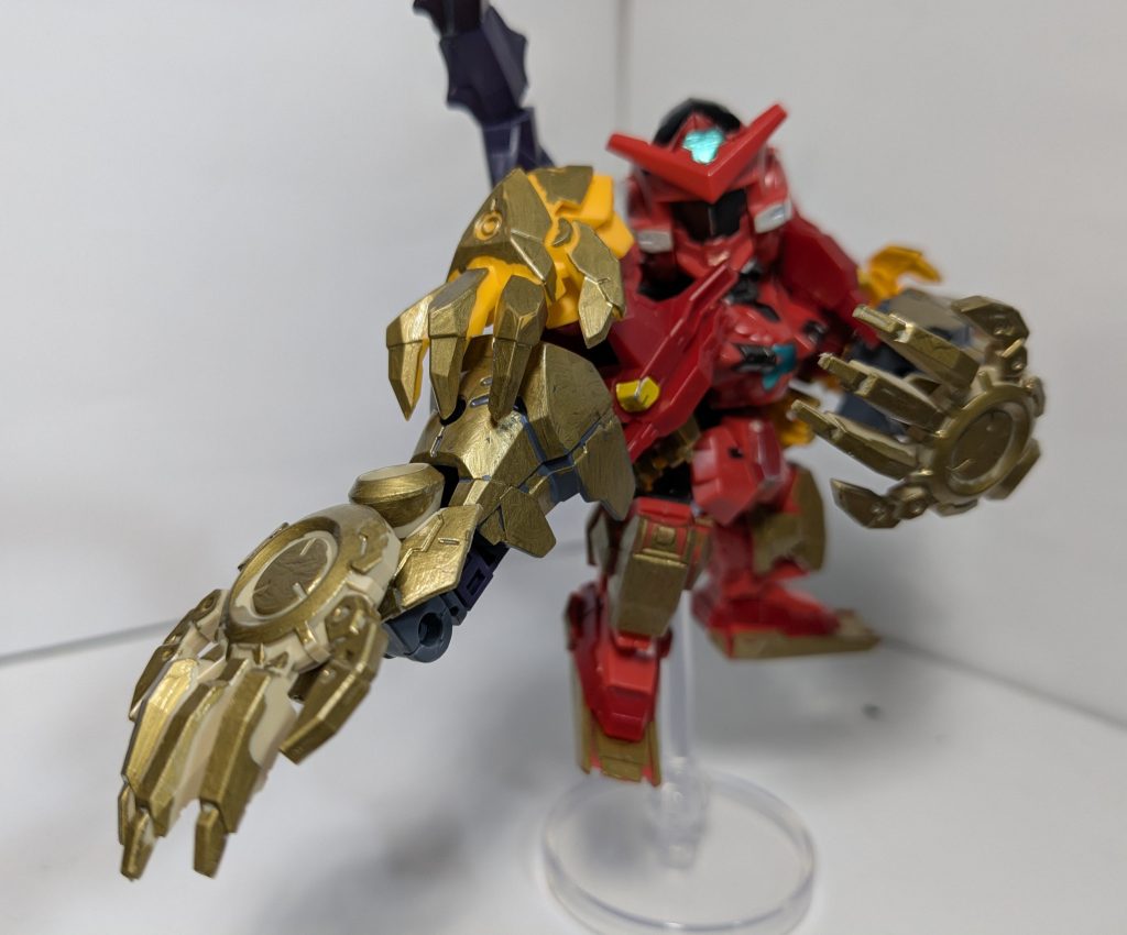 4本腕から2本腕、ギガンテスモードへと変形します。肩をぐるっと回しています