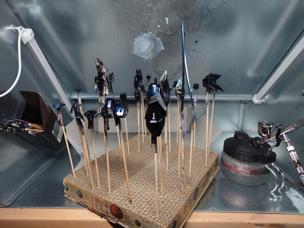 ビームサーベルの穴を埋めたら反りだしてしまい、ビーム刃をつけざるをえなくなりました。