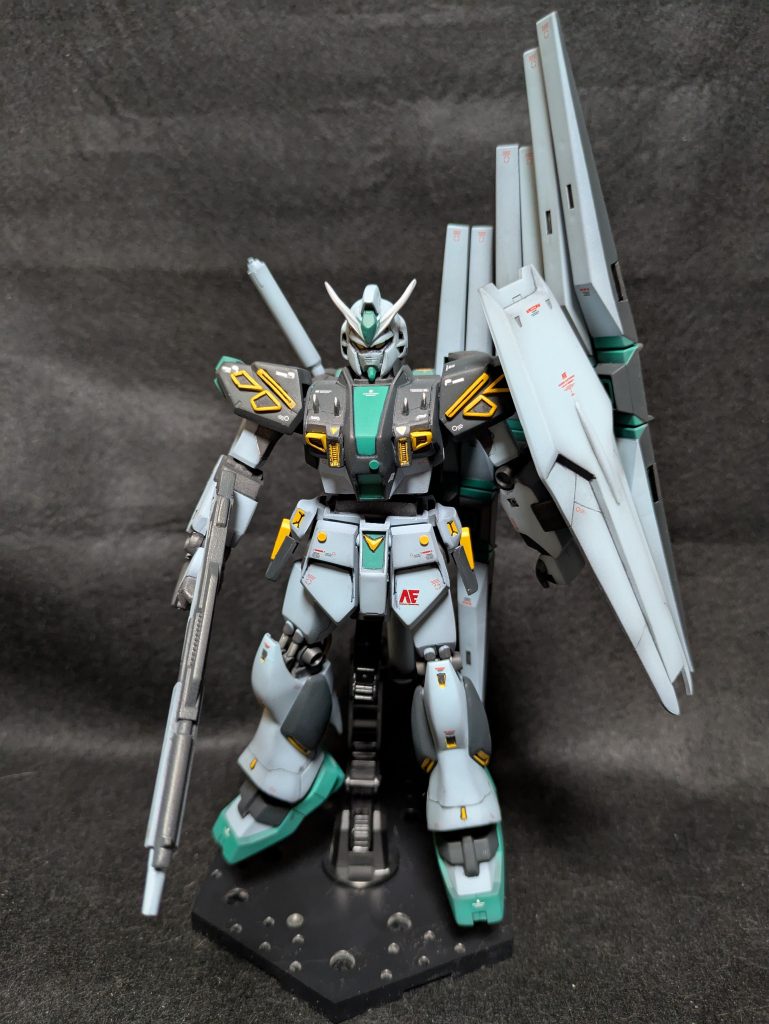 下半身はいいのですが、上半身はかなり違うのでいろいろ手を加えました。