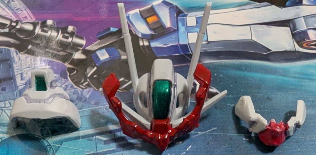 エアリアル装甲はこの様に3分割になります(兜を取った感じです)。では後編に続きますので、よろしくお願いします。