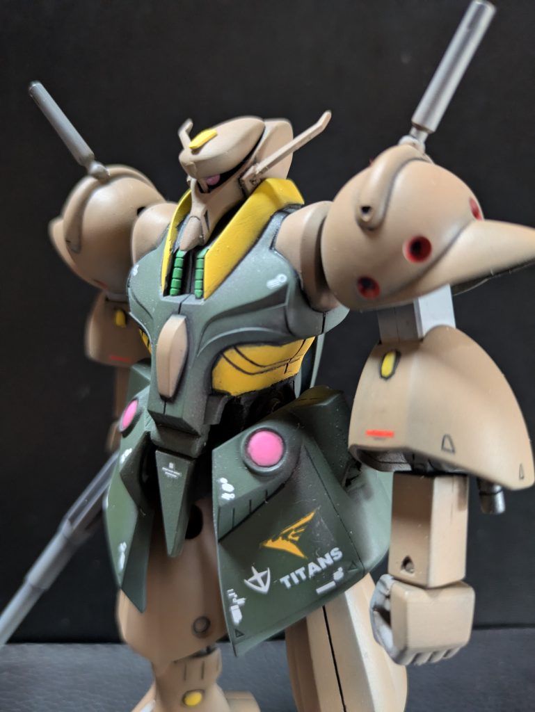 HGUCだと頭部がとても小さく胸部も小さいので人型であることを意識してまとめました。