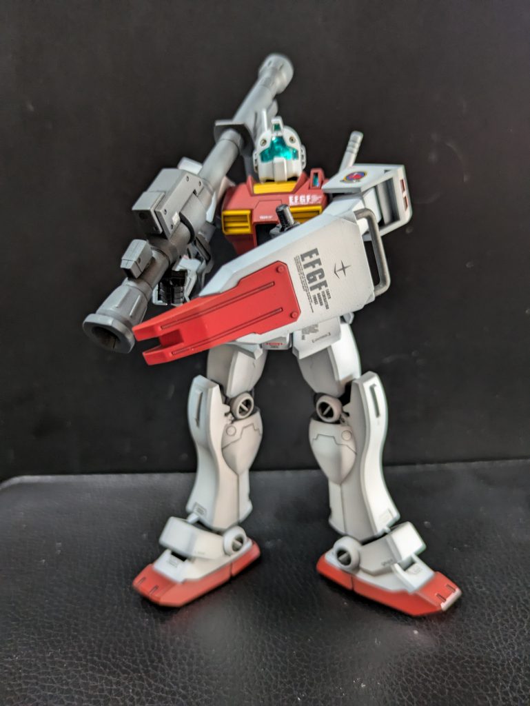 僚機のロケットバズーカと陸戦型シールド装備も用意しました。