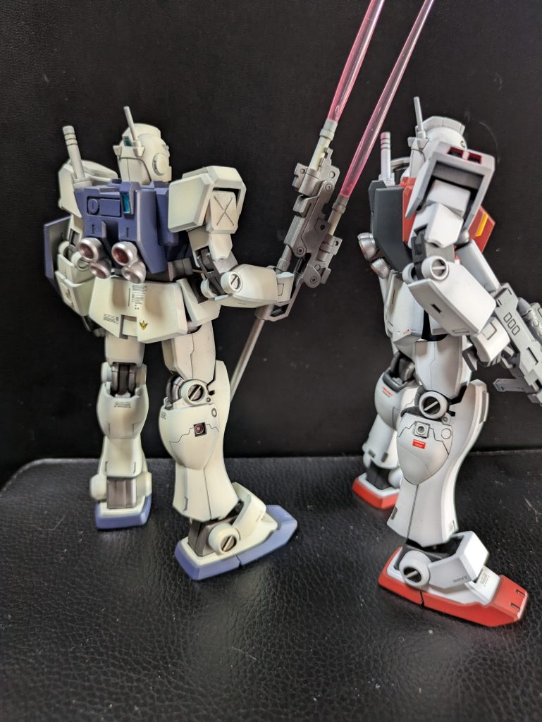 完成後に比較で出してきたセミストライカーを見て唖然としました。変更点ほぼセミストライカーじゃん!しかもふくらはぎのスラスターもっと下じゃない?そりゃジムⅡのロートルなら整備性考えて同じ仕様のとこ多いですよねいろんな意味で大変勉強になりました!リサーチ重要です!