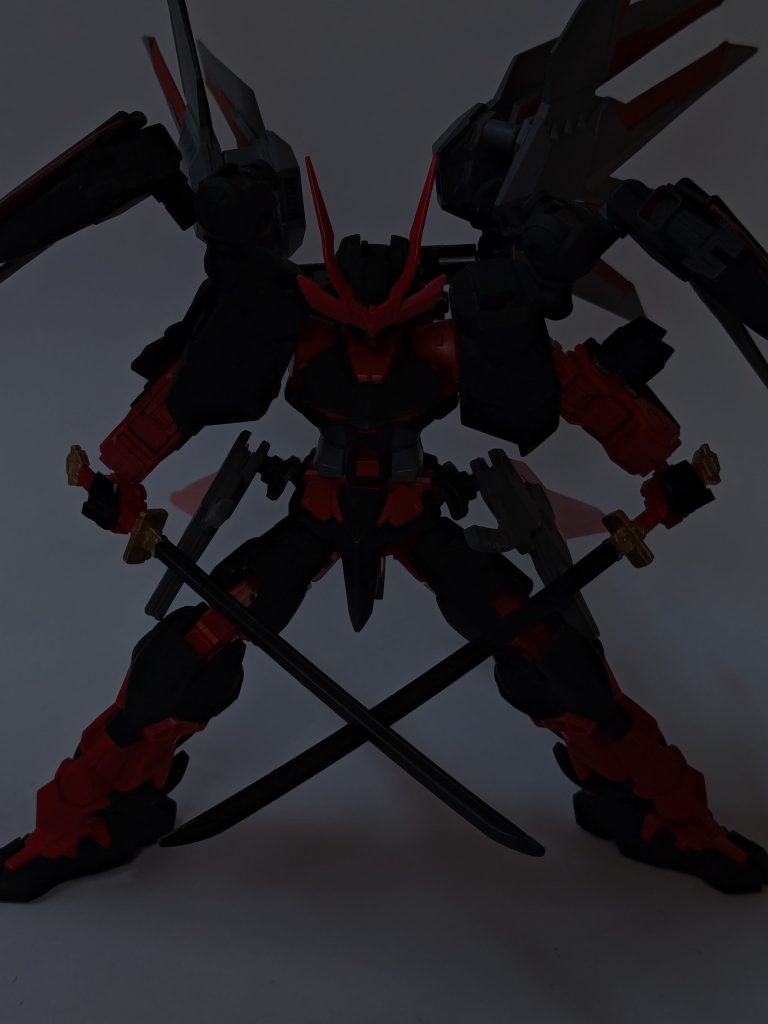 悪役感を出して。こういうダークな感じも似合いますね…