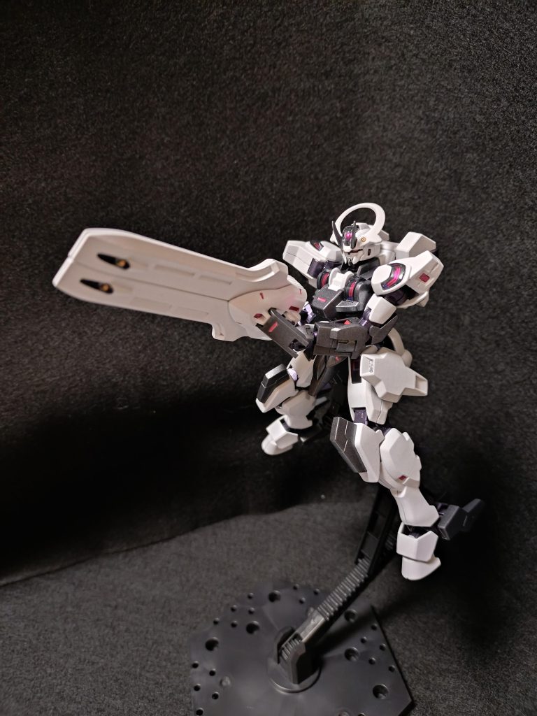 ガーディアンシースのビームガトリング構え。