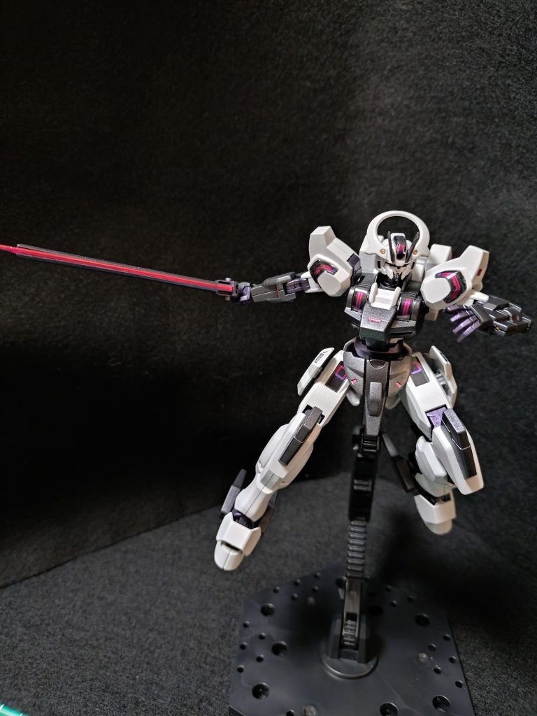 剣構え。結構マッシブ？