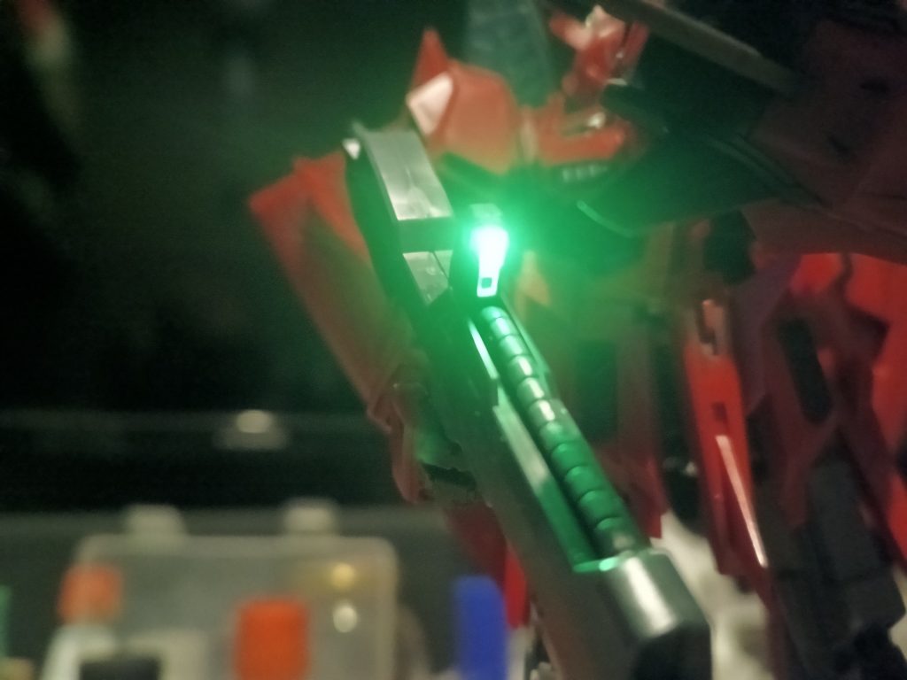 MG レッドゼータ LED組込–3枚目/制作者：福田　義康