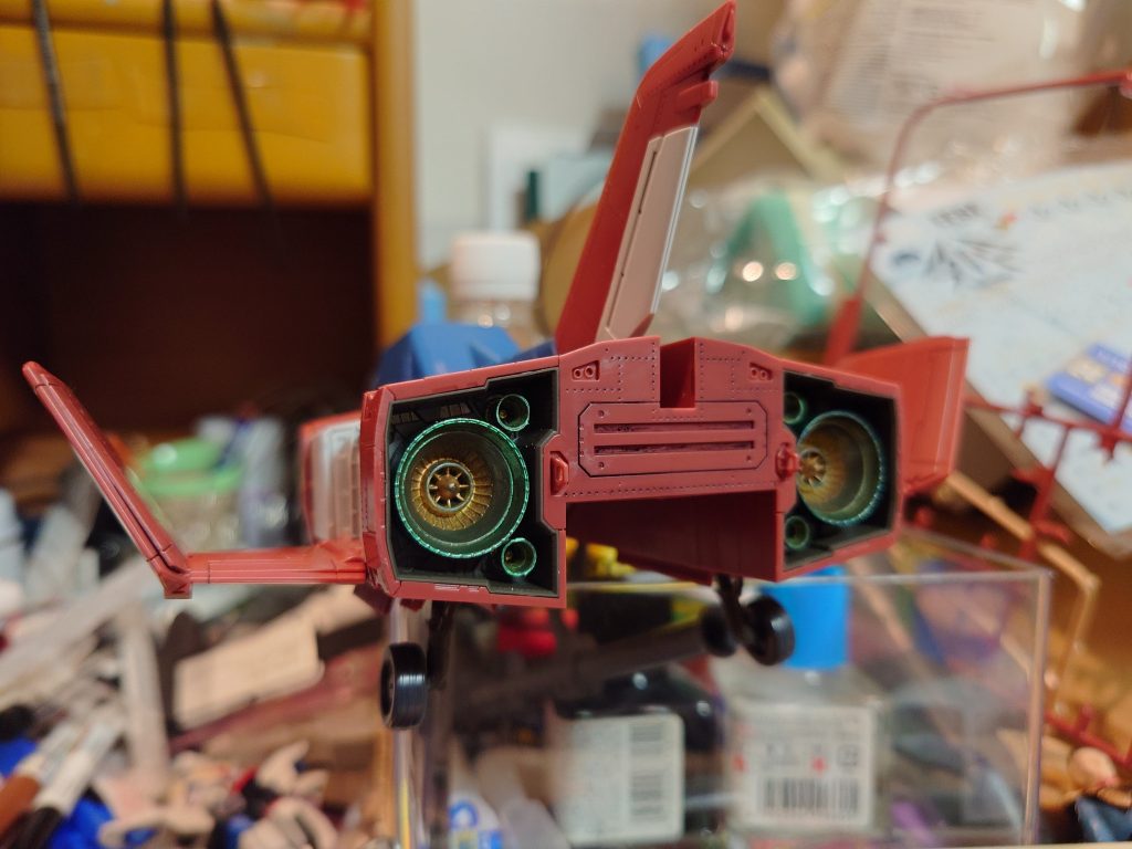 バーニアを塗装したのですが…筆塗装なのでグラデーションになってなく…難しい、、