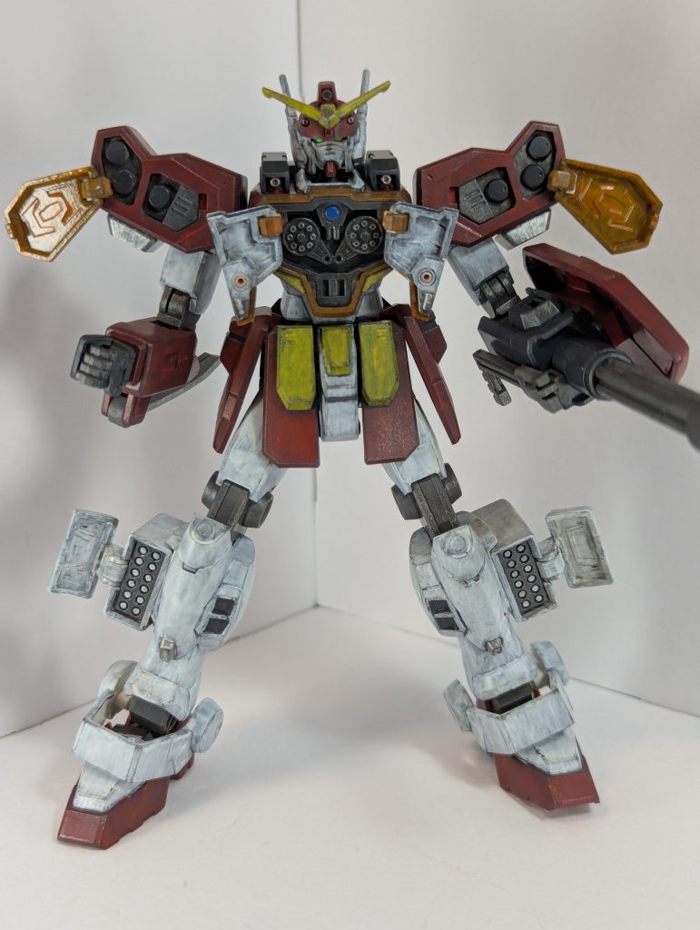 ヘビーアームズと言えばどうしてもこのポーズになるやつ。中も地味に色分けしています。