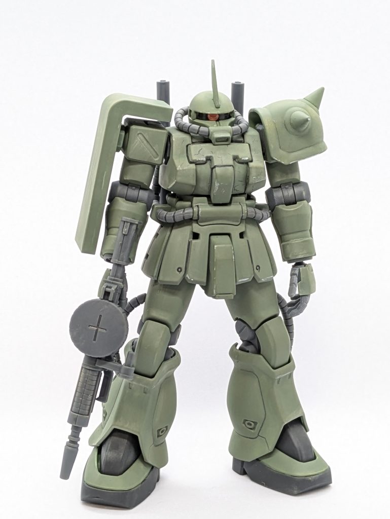 実は、これが水性系カラーの筆塗り初作品だったりします!色々みて、アクリジョンを選択使用しましたが勝手が分からず厚塗りになったりして塗膜割れしたり、難儀しました・・・まあ、何か結果ダメージ見たいで🆗かと特にいじりしてません、モノアイにH・アイズを使用しているだけです