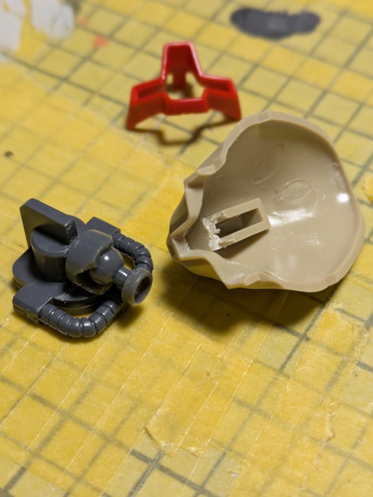 先輩方を参考にモノアイ可動に挑戦！