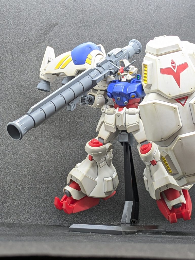 ガトーのテクと相まって劇中ではこの図体で軽やかに動きましたね、バルカンとサーベルのみで戦闘って・・・