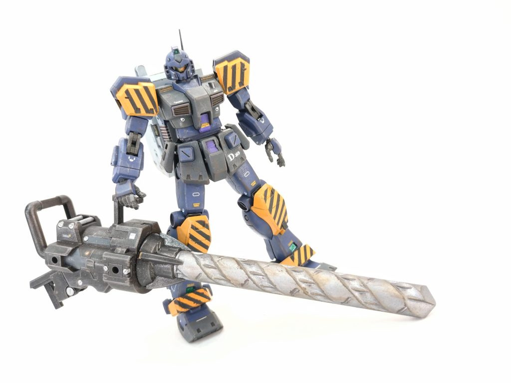 トイウワケデ『くろうさぎのみた夢』の後、ドナルド(モンシア)とホシマルが地球に帰ってきた話を結構前から考えていました。元々モンシア1人で考えていたんですが、ホシマルは「地球に帰ること(というかSSDへ帰還してのデブリーフィング?)」を(刷り込まれたものだとしても)強い意志で決めていますが、一方では作中で「強化人間は人じゃなくモノ扱い」という描写があります。となると、誰か身元引受人のような存在が居ないと何をするにしても色々面倒臭くね?と思い、じゃあモンシアとペアで動かすか、と。キャラ的にも面白い組み合わせだしw