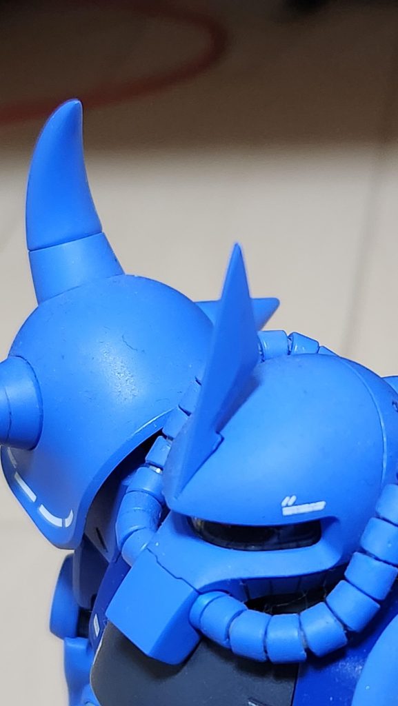 ブレードとスパイクをシャープに仕上げました。