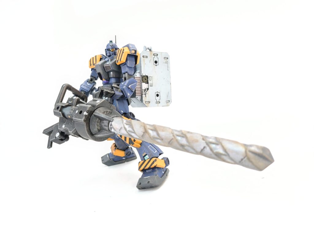 コトブキヤのドリル。デカ過ぎてマトモに持てないw ただのハッタリアイテムですね… ちゃんと持てたら色々演出出来たんですが。コトブキヤさん、コレもう一回り小さくしないとやりたい使い方出来なくて勿体無いっす。MGなら丁度良いんかもせんけど。