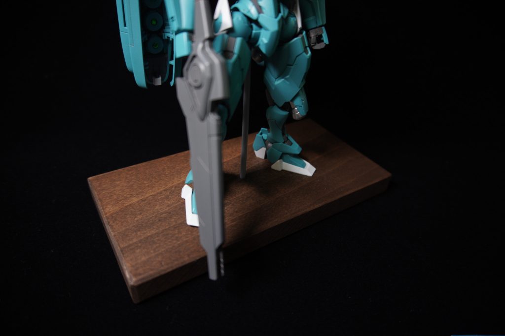 とある方のYoutube動画で木製台座に惚れ込んで作ってみました。ホームセンターで一枚100円以下で売ってる端材なので地球にも財布にもサスティナブル