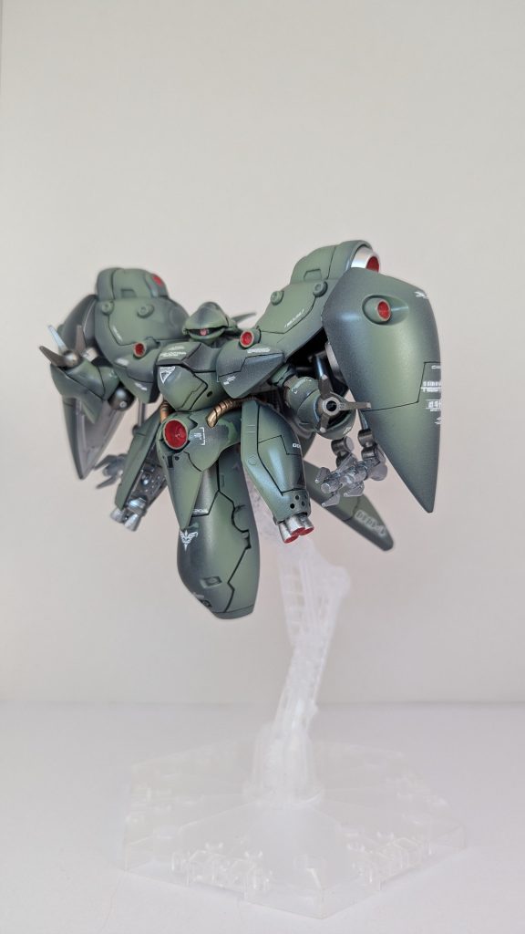 あまり動く所が少ないので、　　　ポージングが限られます。