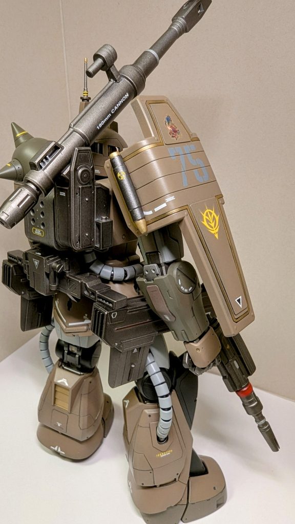 ミサイルを装備したが、νガンダムの様にシールドの内側にすればよかったな…。