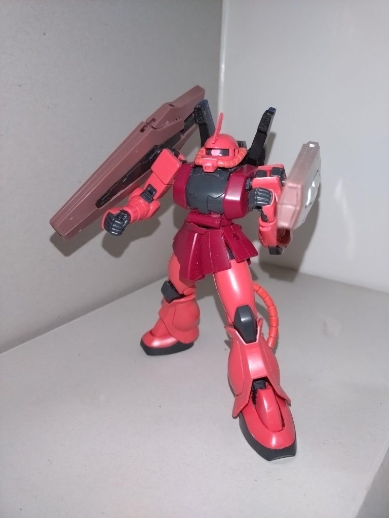 ●フェイズドアレイキャノン両肩に装備された、本機の主武装。シールドとしての機能も併せ持つ。
