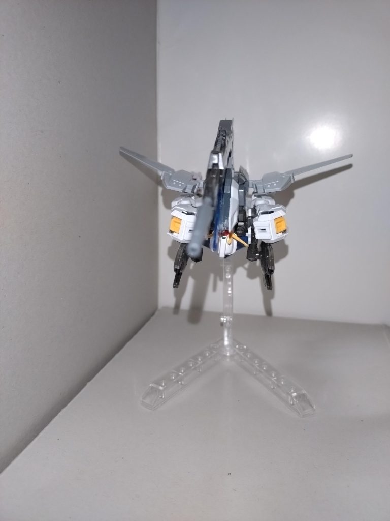 千聖「スタビライザー前部に取り付けられるように、ビームライフル後部の可倒式ダボピンを前後で入れ替えました」