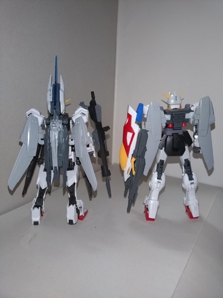 リサ「それにしても···ガンダムフレームってさ、お腹がスカスカでしょ」千聖「でもそこがいいのよ」