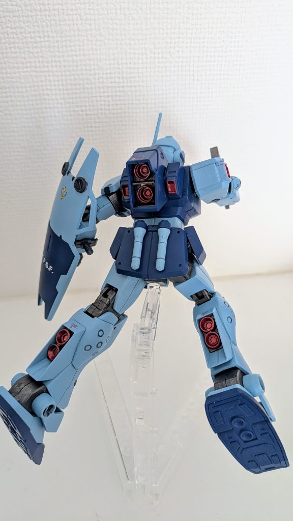 スラスターの塗り分けはガンダムマーカーエアブラシシステムで