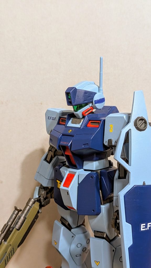 今回の工作塗装（筆塗り、ガンダムマーカーエアブラシシステム）スジ彫り合わせ目消しデカール貼りなぜかアンクルカードの合わせ目が気になり、モールドにするか、合わせ目消しをするか迷って今回は合わせ目消しを選択！