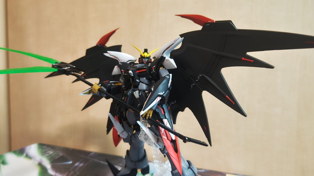 フレームは金色にしてみました。黒、赤、金は鉄板ですね!下半身がグレーなのはアレですが、カッコいいからよし!!