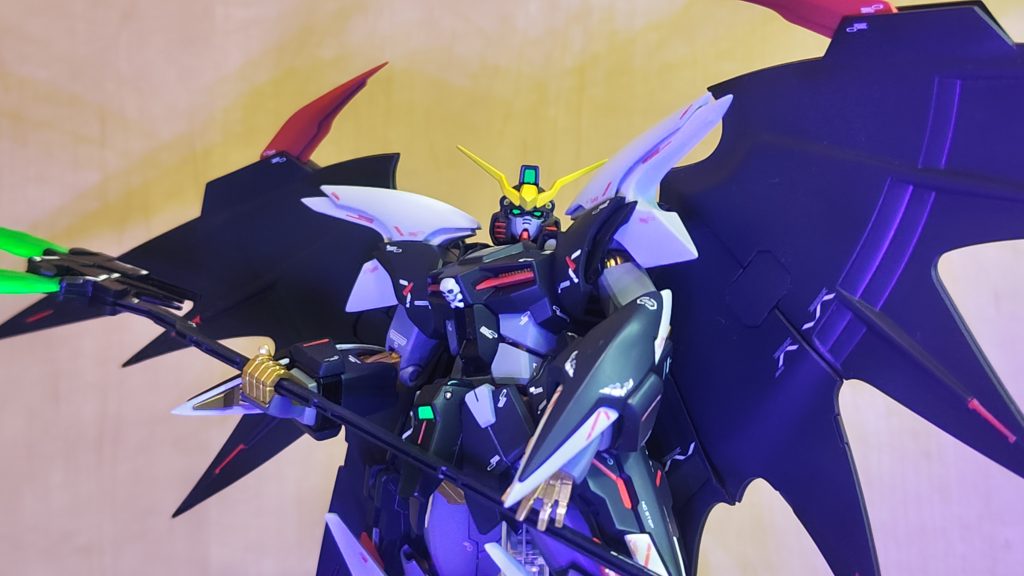 いつも通り目は光ります