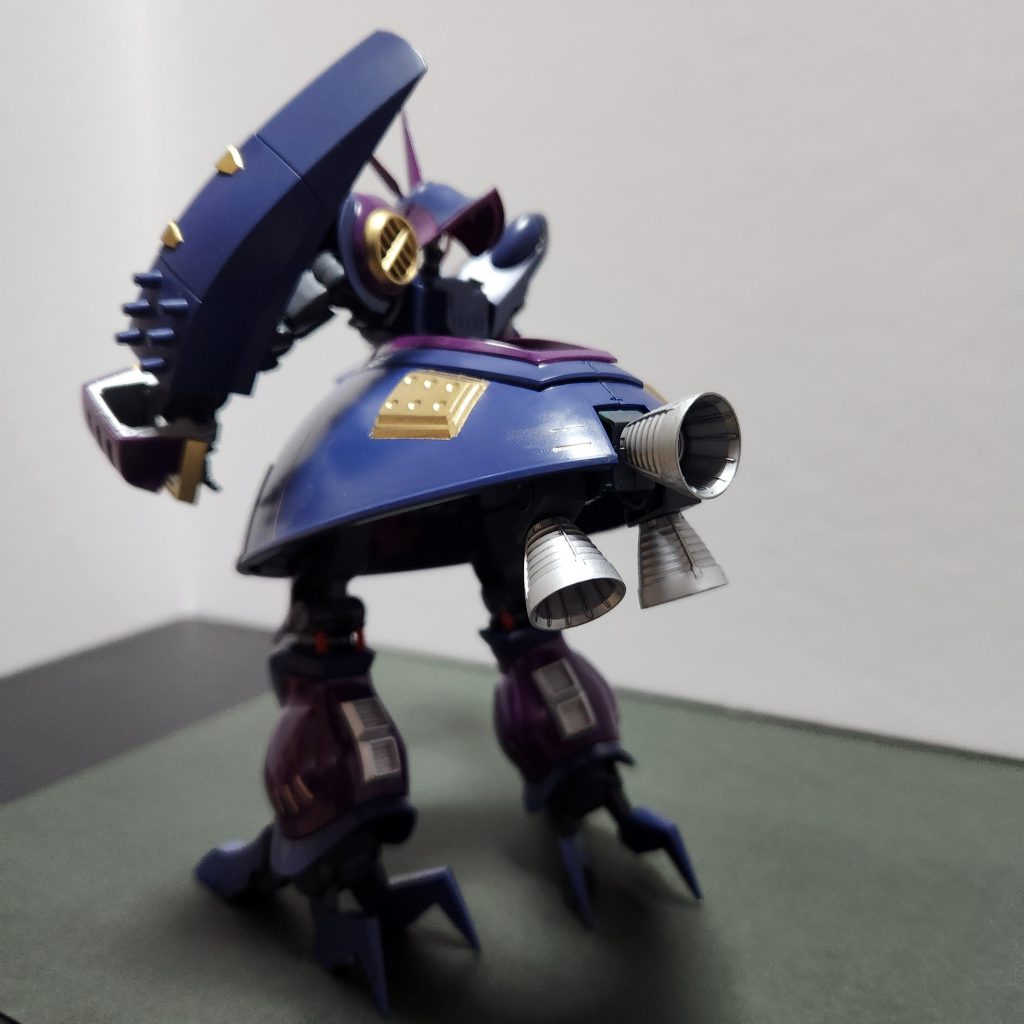 ゴールドでアクセントをつけてみました。